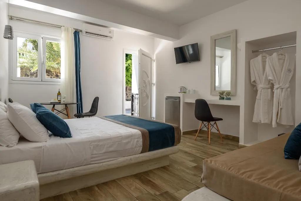 JUNIOR SUITE STANDARD Room, Oasis Suites Fira, Santorini