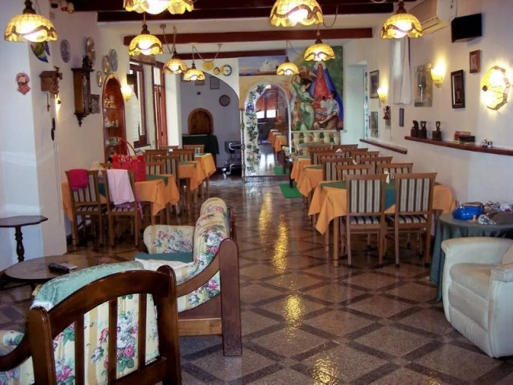 Restaurant, Residence Villa Marinù, Naples