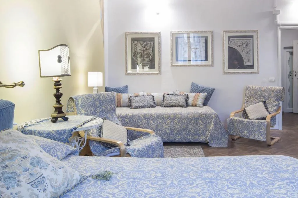Room, Perla Js, Florence