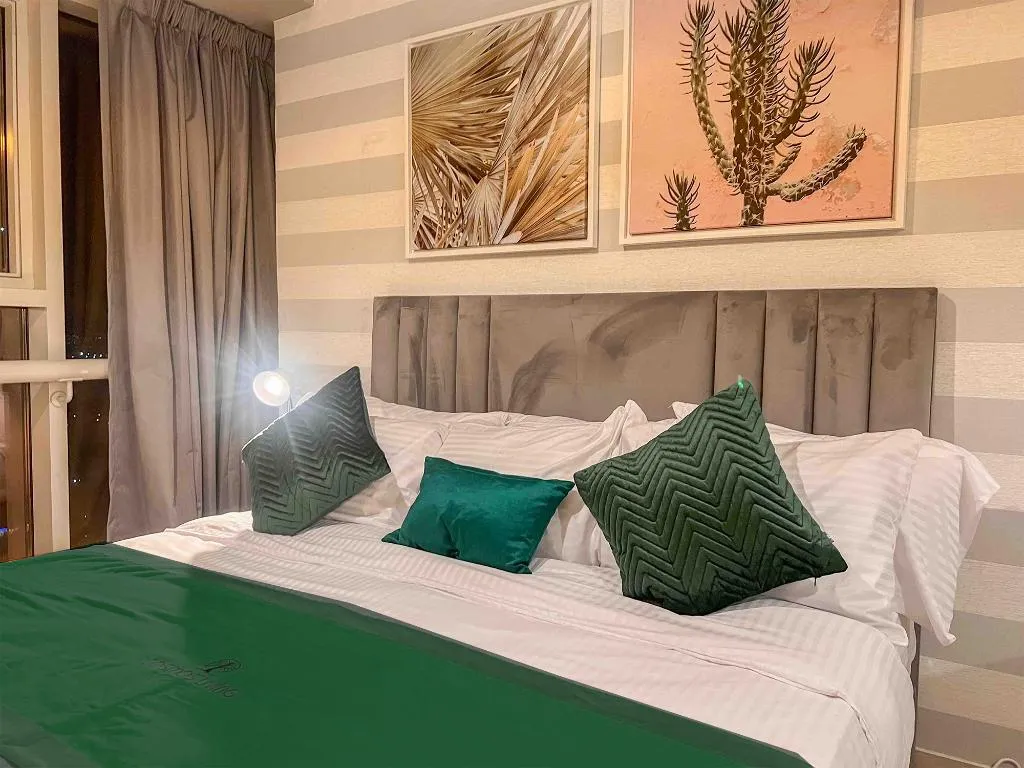 STUDIO ONE BED Room, Goldcrest Executive, Dubai