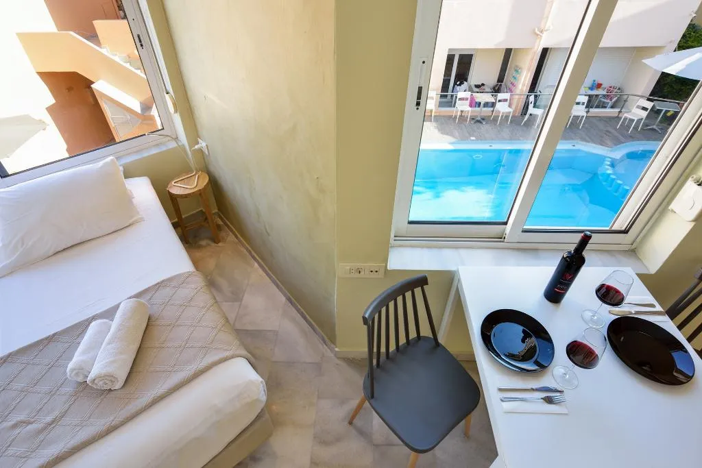 STUDIO POOL VIEW Room, Elma's Dream Apartments, Crete