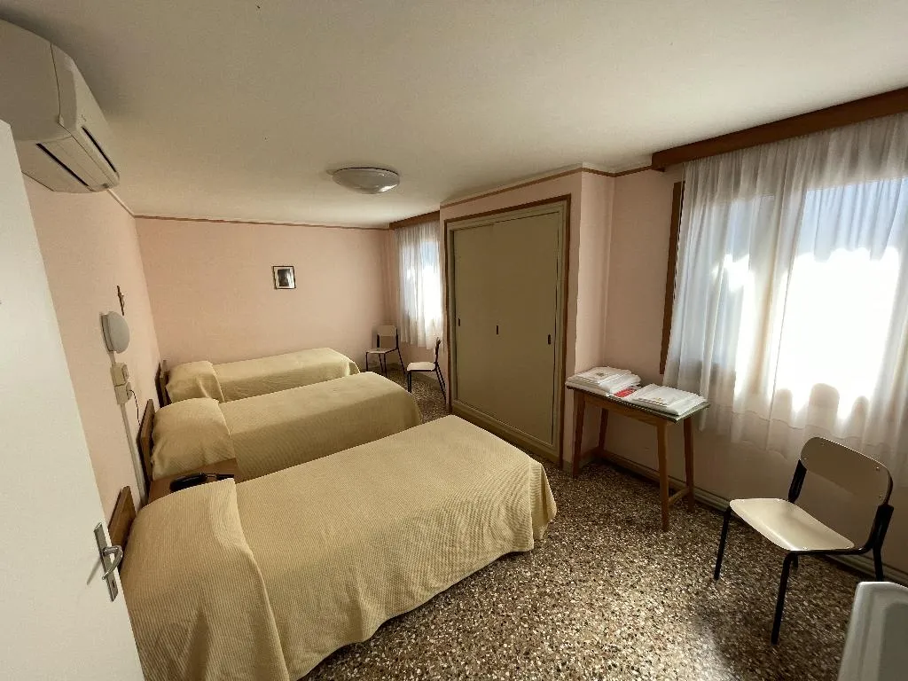 TRIPLE CANAL VIEW Room, Casa Caburlotto, Venice