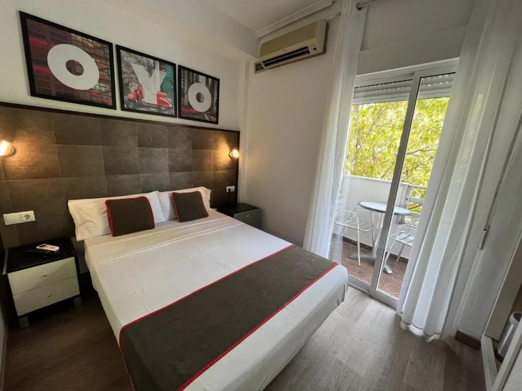 DOUBLE STANDARD Room, Hello Feria, Madrid