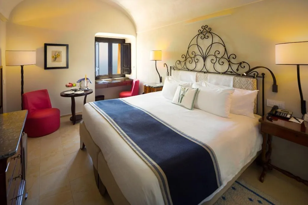 Room, Monastero Santa Rosa Hotel & Spa, Naples