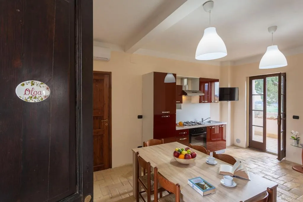 APARTMENT GARDEN VIEW Room, Gh Borgo Pulciano Agriturismo, Perugia