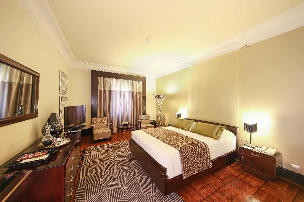 JUNIOR SUITE ONE BED Room, Hotel Britania Art Deco, Lisbon