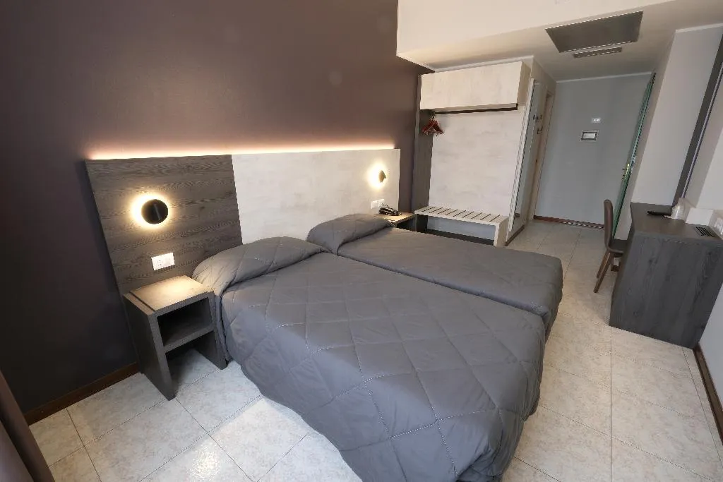 Double or Twin STANDARD Room, Mistral, Milan