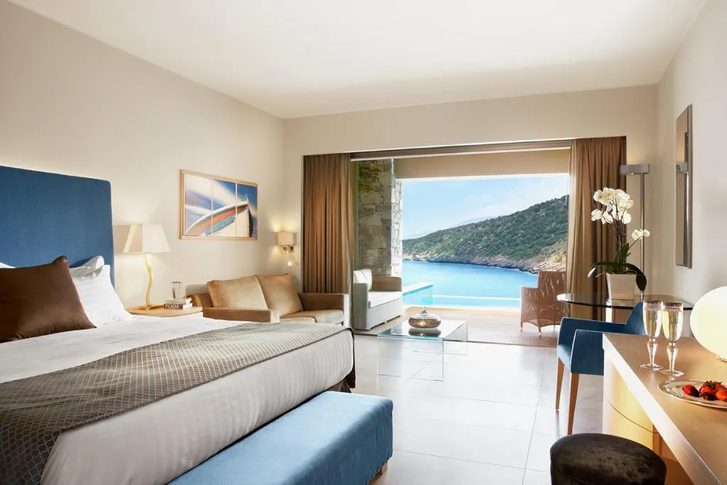 JUNIOR SUITE DELUXE WITH PRIVATE POOL Room, Daios Cove, Crete