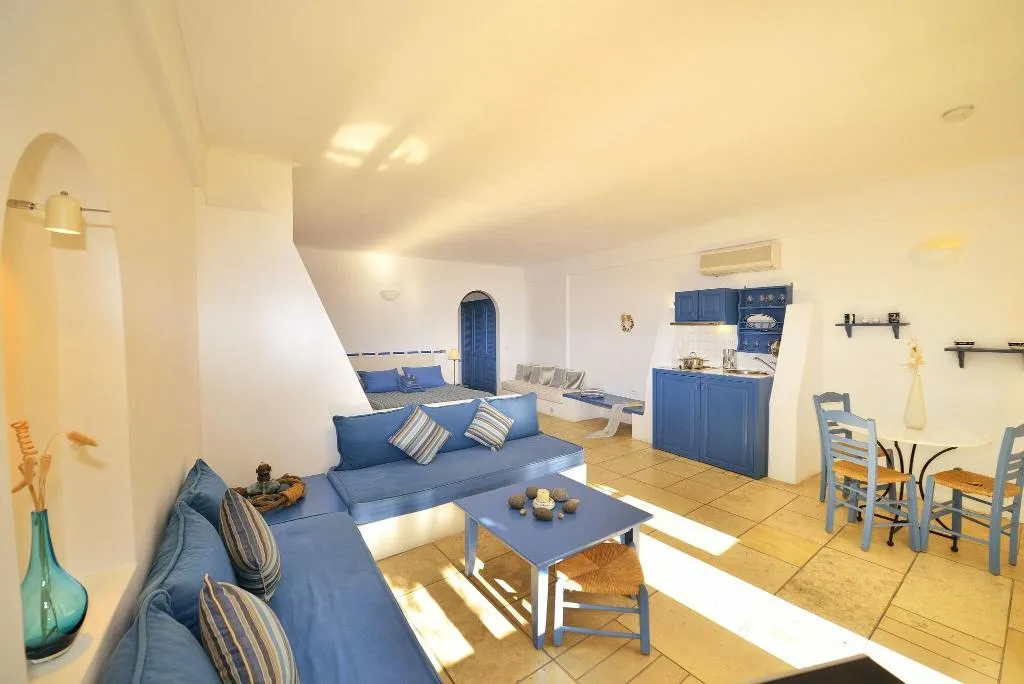 JUNIOR SUITE WITH DOUBLE BED Room, Tamarix Del Mar, Santorini