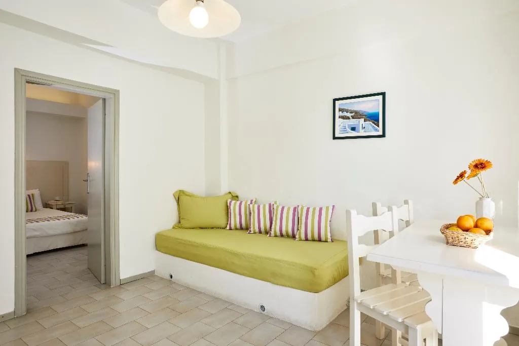 FAMILY ROOM STANDARD Room, Nissos Thira, Santorini