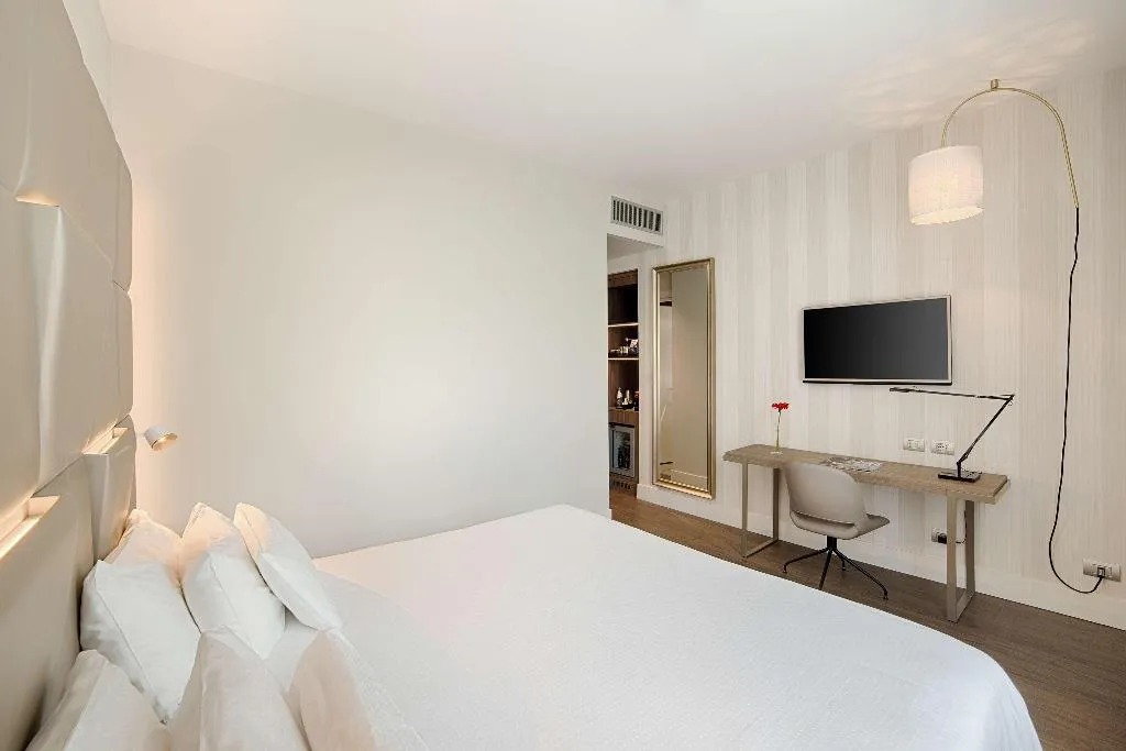 Room, NH Collection Roma Centro, Rome