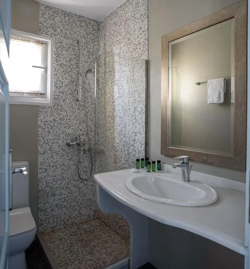 Double or Twin CLASSIC Room, Alesahne Beach, Santorini