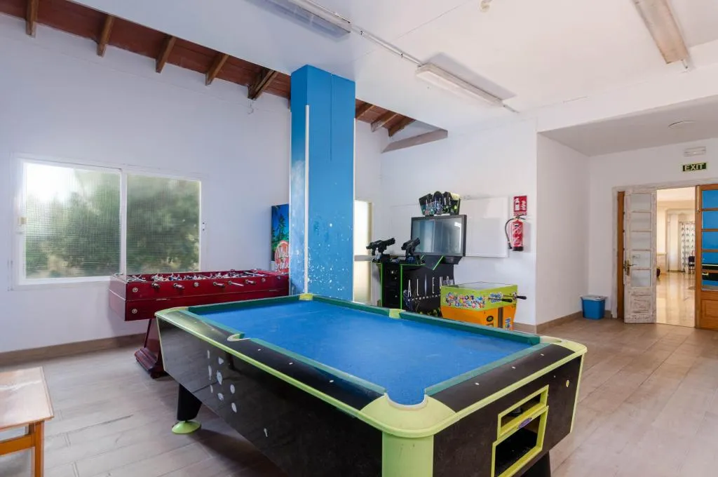 Sports and Entertainment, Mariner Club Apartments, Majorca