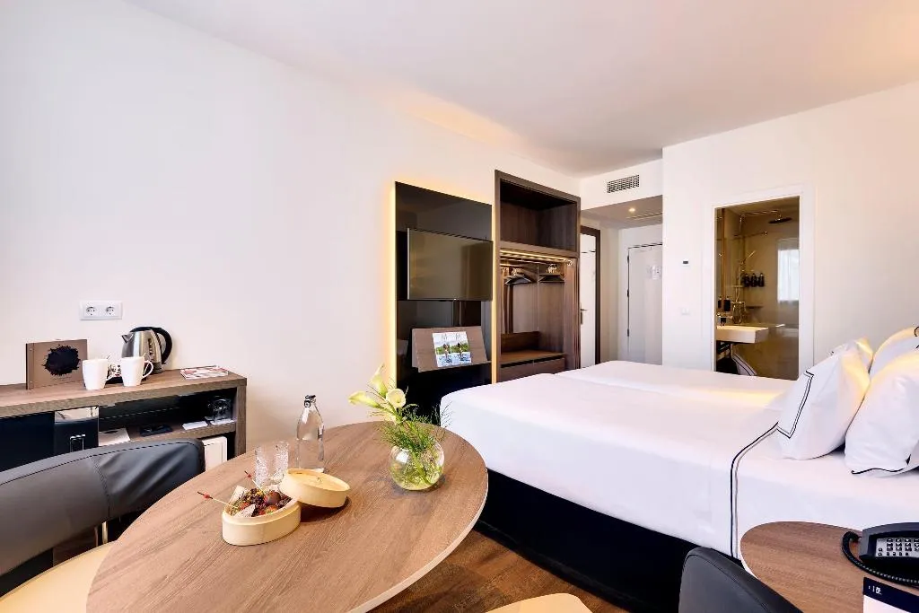 Double or Twin GARDEN VIEW Room, Melia Madrid Serrano, Madrid