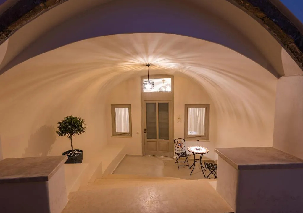 Room, La Madeleine Oia, Santorini