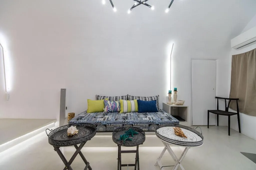 Room, Solstice Luxury Suites, Santorini
