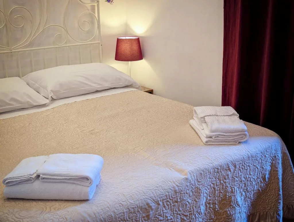 Room, La Locanda Dell Arte, Naples