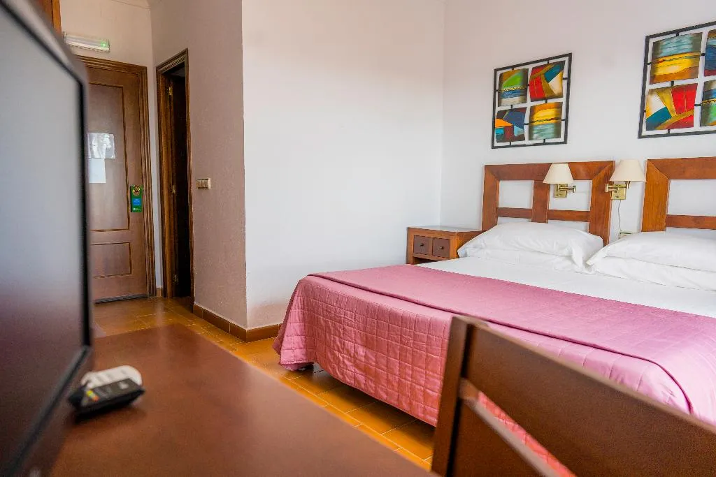 DOUBLE WITH TERRACE Room, Los Veneros, Seville