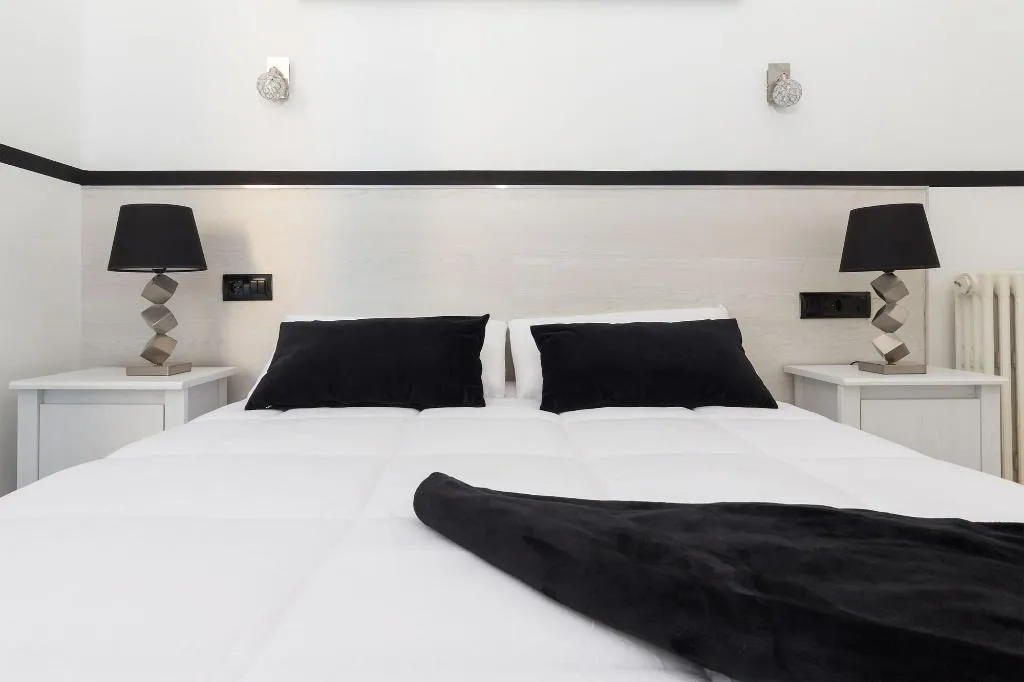 Room, Hostal Gran Via 63 Rooms, Madrid