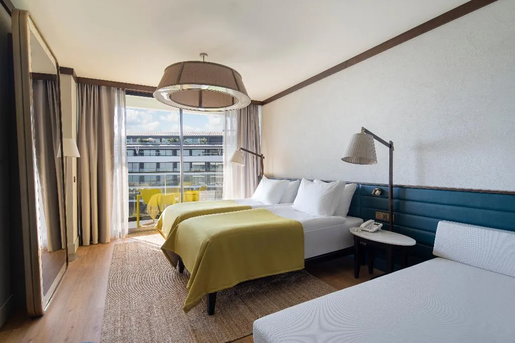 TRIPLE SIDE SEA VIEW Room, Voyage Belek Golf & Spa, Antalya