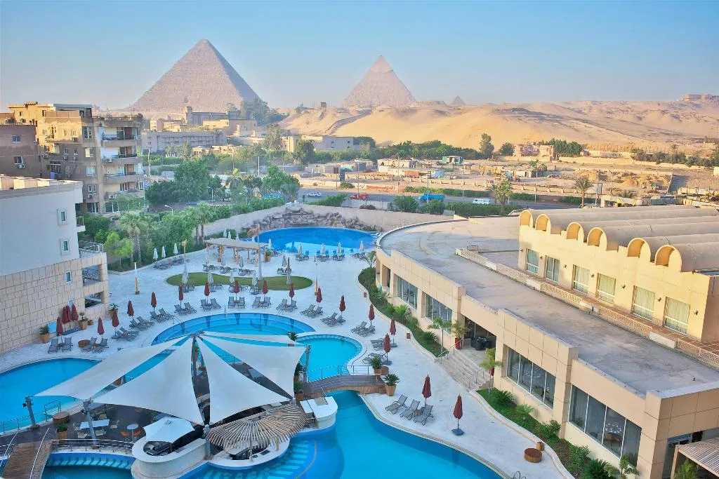 Pool, Le Meridien Pyramids, Cairo