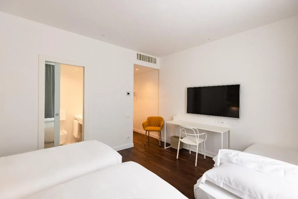 TRIPLE SUPERIOR Room, Hotel Morfeo Milano, Milan