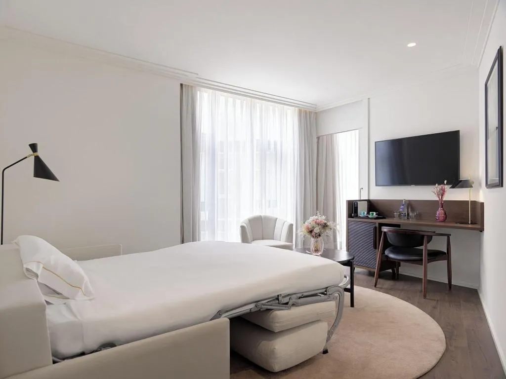 SUITE DELUXE Room, H10 Casanova, Barcelona