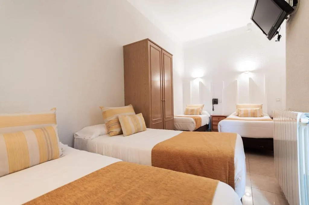 Room, Josefina Hostal, Madrid