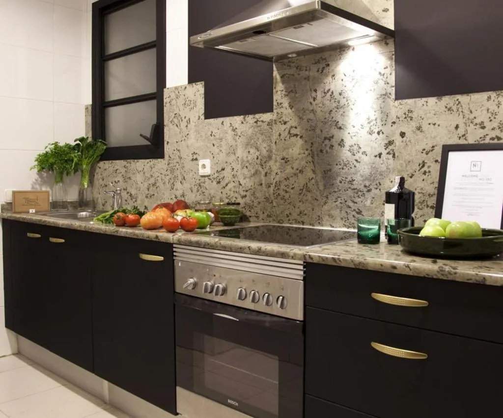 APARTMENT CAPACITY 5 TWO BEDROOMS Room, L'Aragó by The Streets, Barcelona