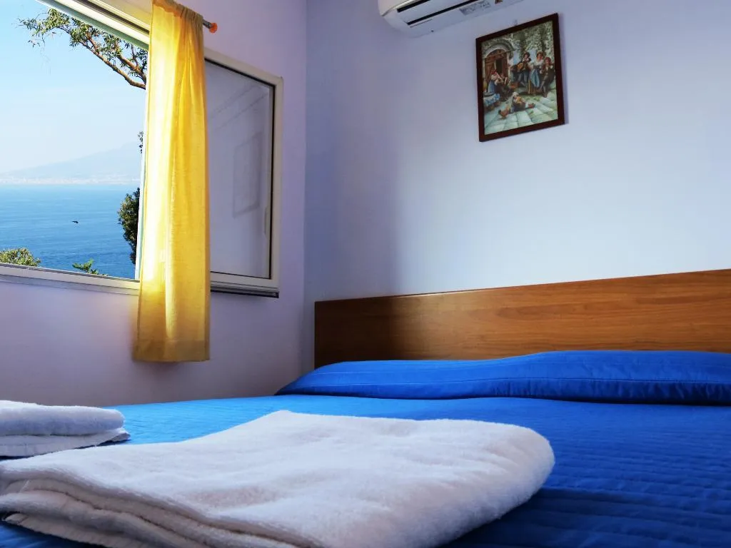CHALET SEA VIEW CAPACITY 4 Room, Baia Serena, Naples