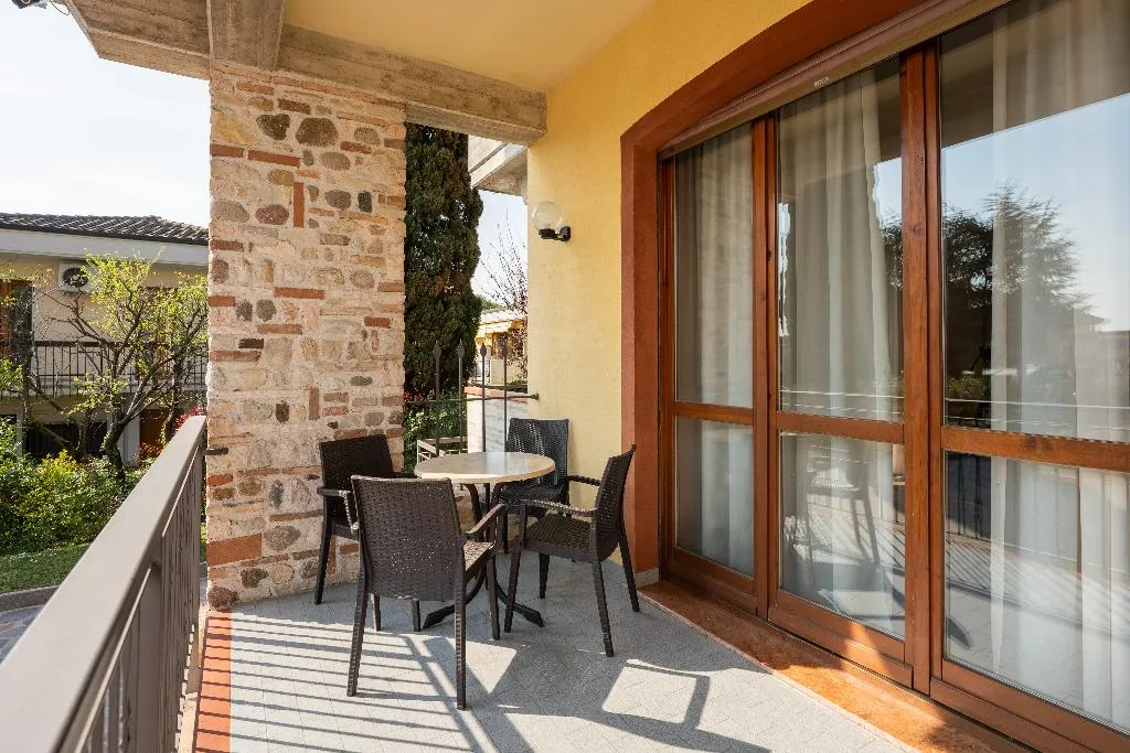 FAMILY ROOM CAPACITY 6 Room, Hotel Gardenia Sirmione, Milan