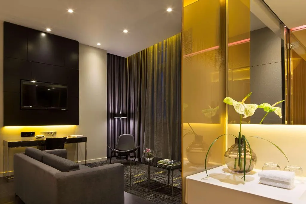 JUNIOR SUITE STANDARD Room, art'otel amsterdam, Powered by Radisson Hotels, Amsterdam