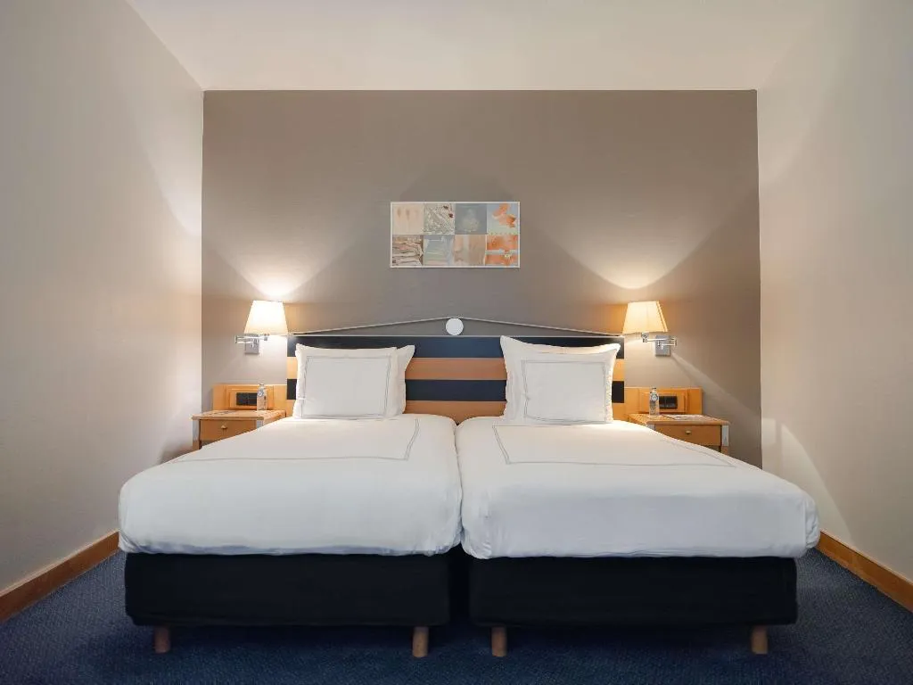 TWIN CLASSIC Room, Swissotel Amsterdam, Amsterdam