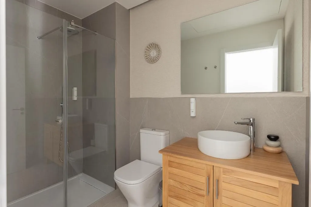 APARTMENT TWO BEDROOMS WITH TERRACE Room, Líbere Valencia Ruzafa, Valencia