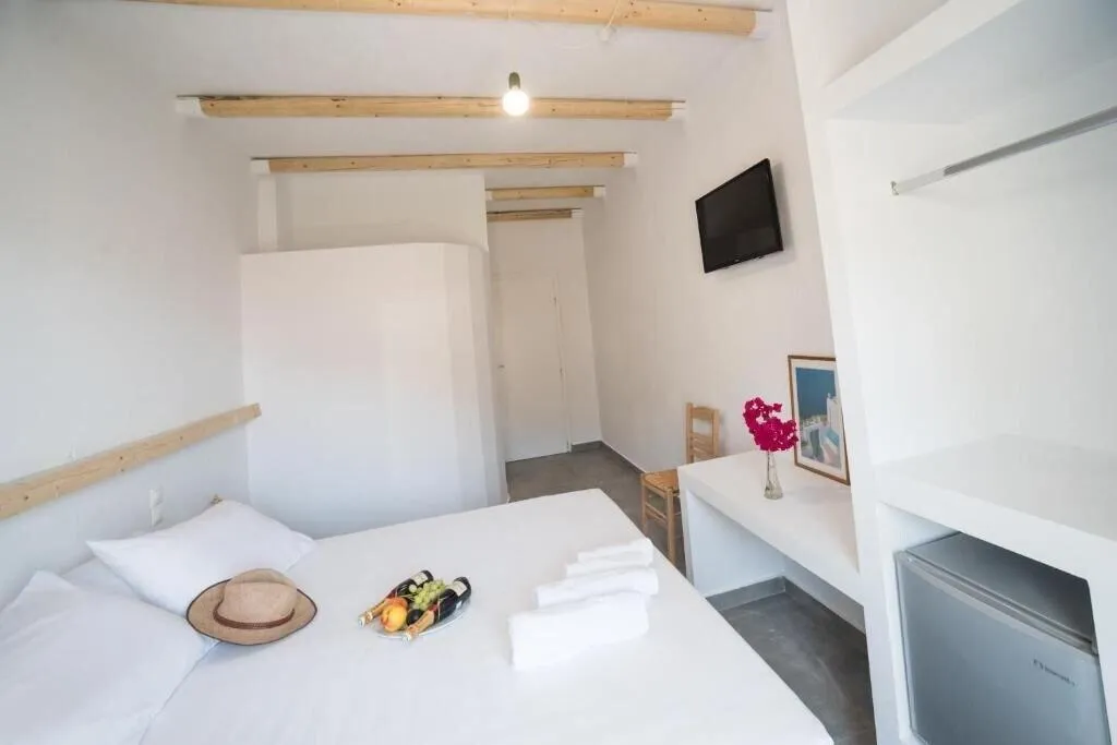 Room, Ifestia, Santorini