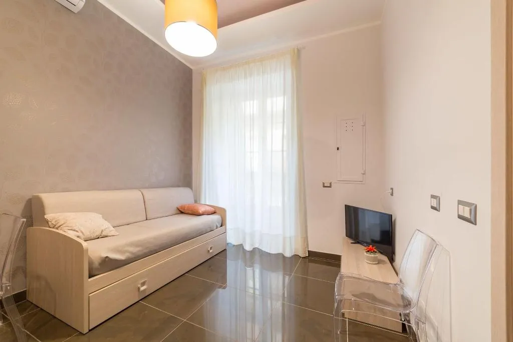 Room, Be Italian Bovio Flats, Naples