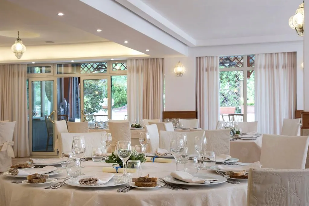 Restaurant, Montespina Park Hotel, Naples