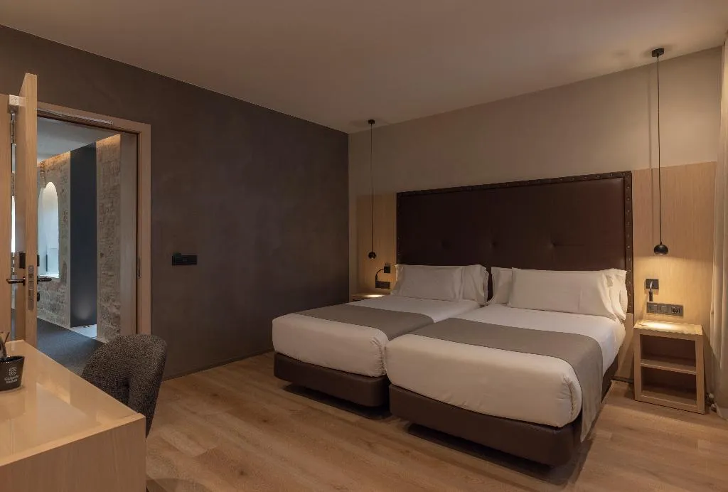 DOUBLE DELUXE SUPERIOR Room, Gran Hotel Barcino 4*S, Barcelona