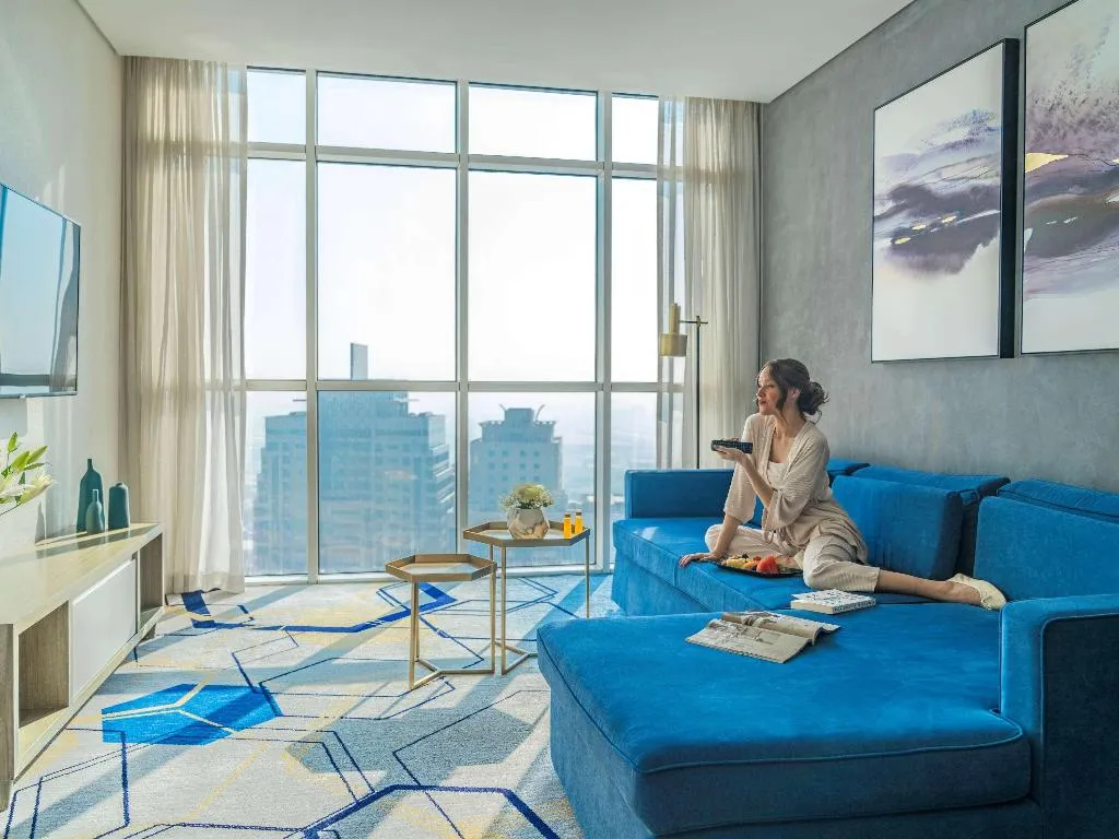 SUITE DELUXE LAGOON VIEW Room, Pullman Sharjah, Dubai