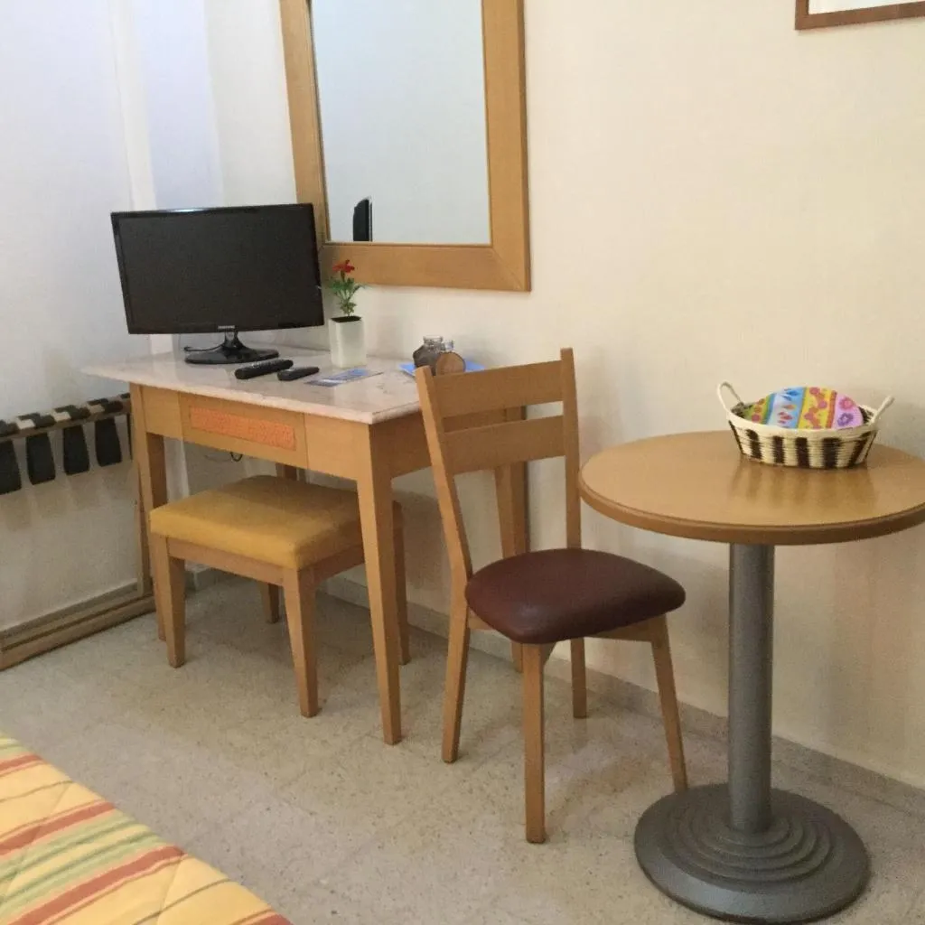 Room, Arocaria Apartments, Crete