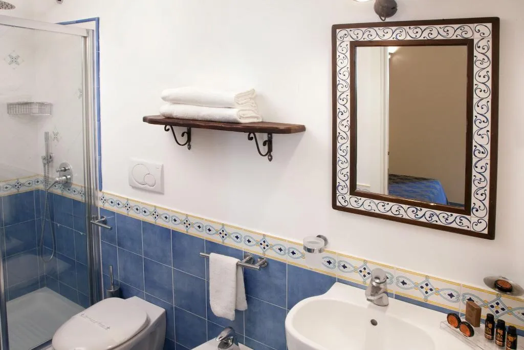 JUNIOR SUITE QUEEN SIZE BED Room, L'Antico Convitto, Naples