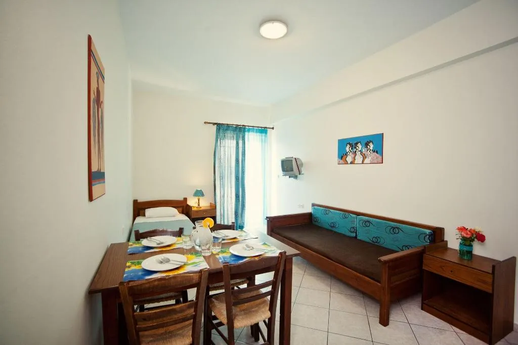 Room, Niriides Hotel, Crete