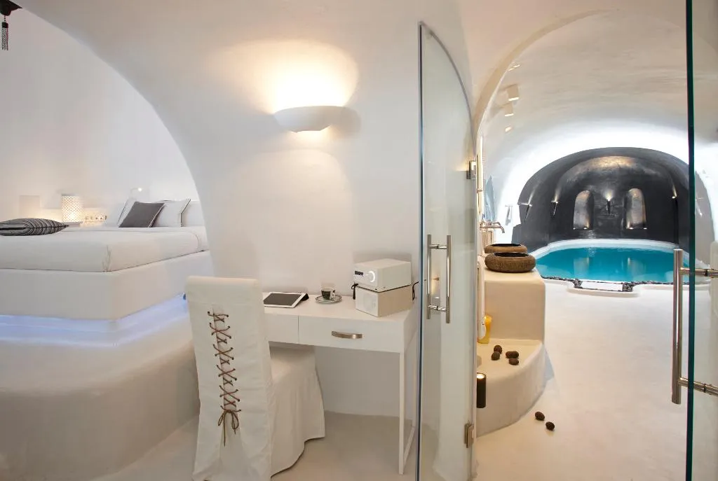 SUITE WITH PRIVATE POOL Room, Infinity Suites & Dana Villas, Santorini