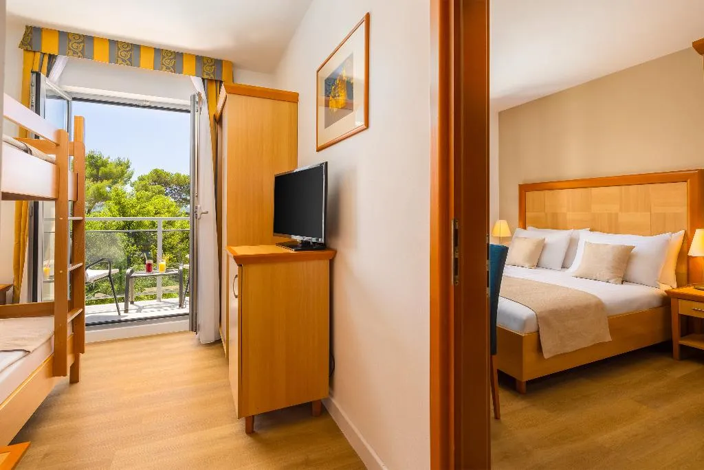 FAMILY ROOM SIDE SEA VIEW WITH BALCONY Room, Aminess Vival Grand Azur Hotel, Dubrovnik