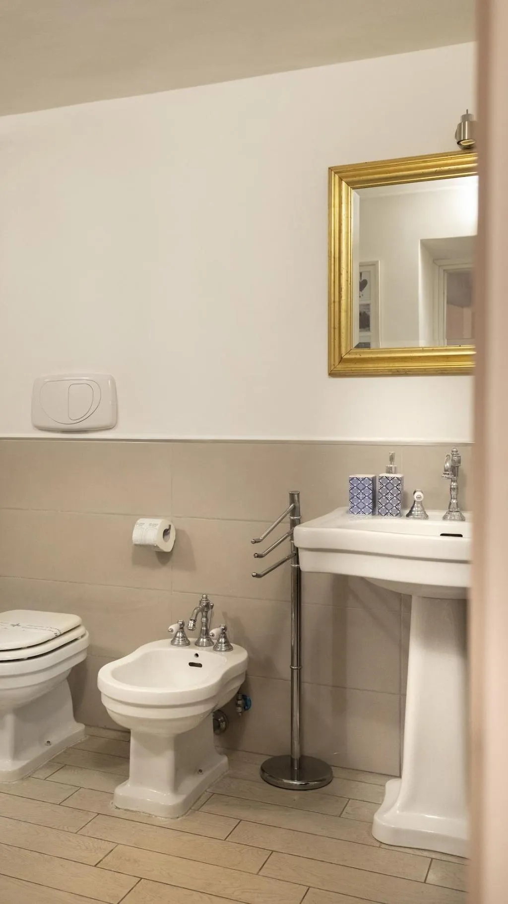 Room, Delsi Suites Pantheon, Rome