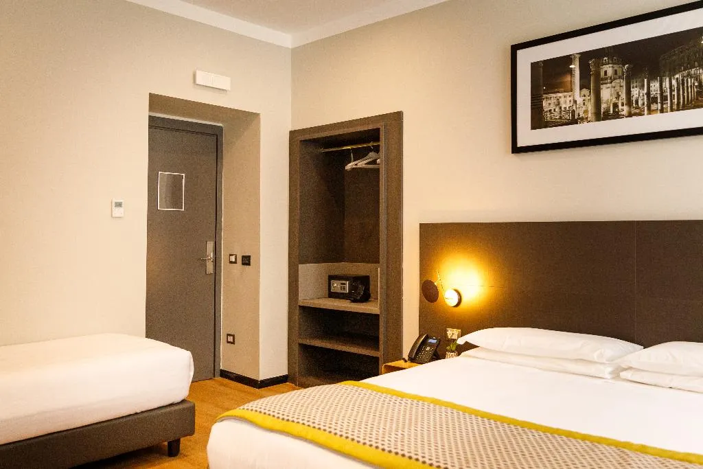 Double or Twin DELUXE Room, The Cross, Rome
