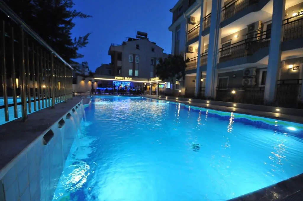 Pool, Sema, Dalaman