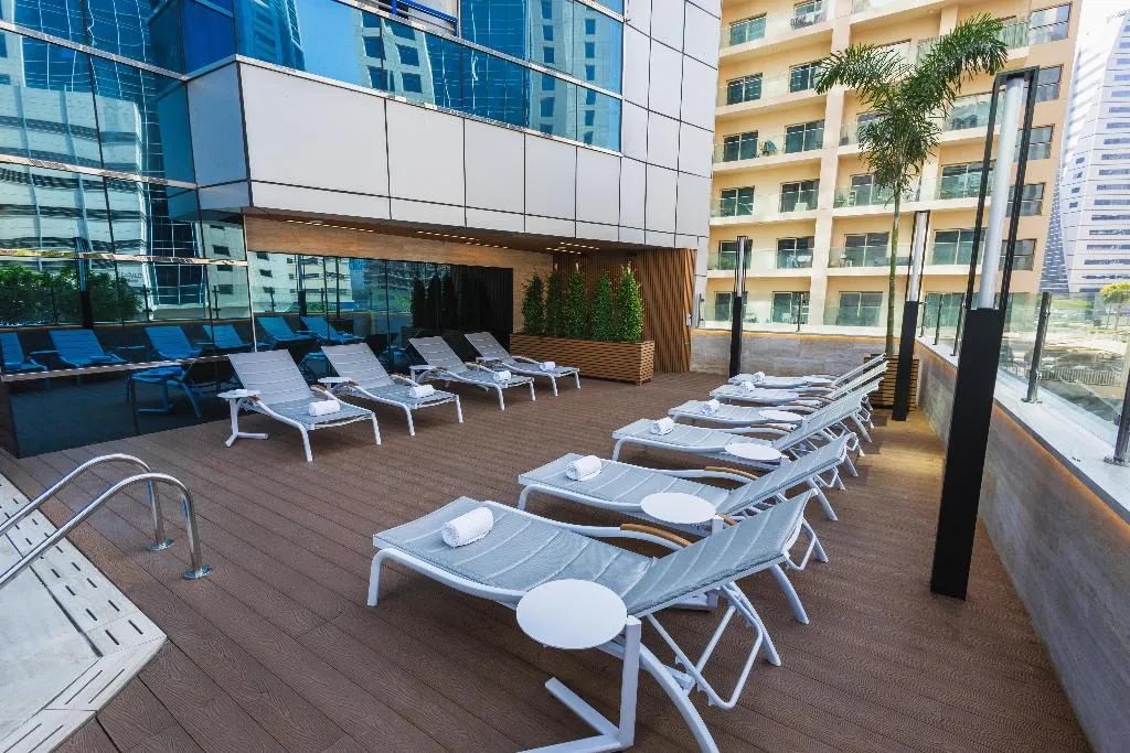 Pool, Golden Tulip Media Hotel, Dubai