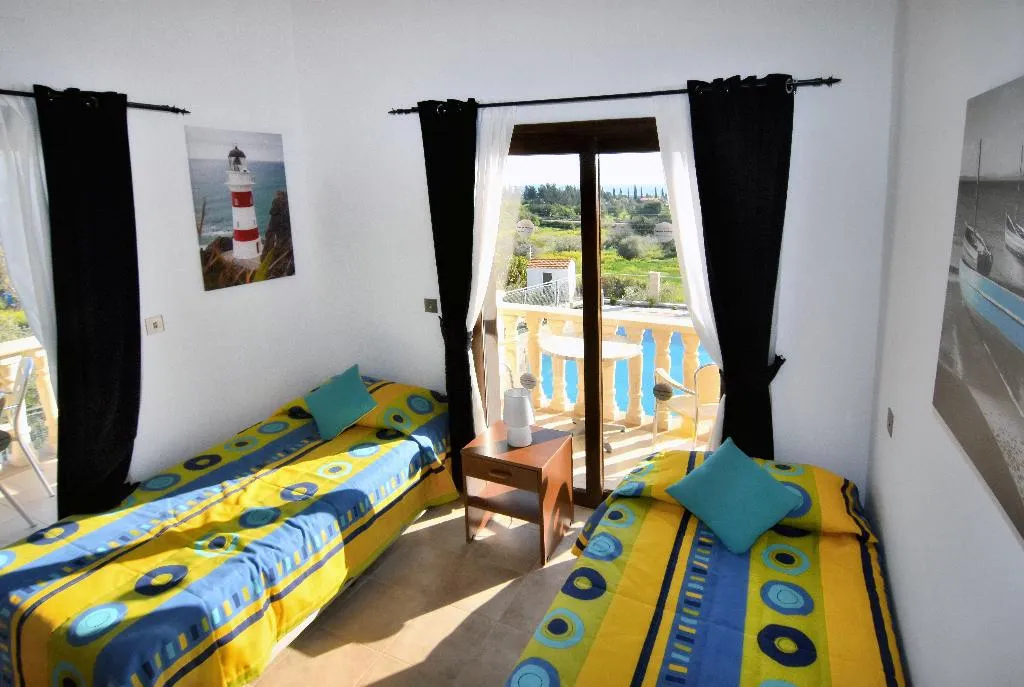VILLA THREE BEDROOMS Room, Villa Agios Ilias, Cyprus