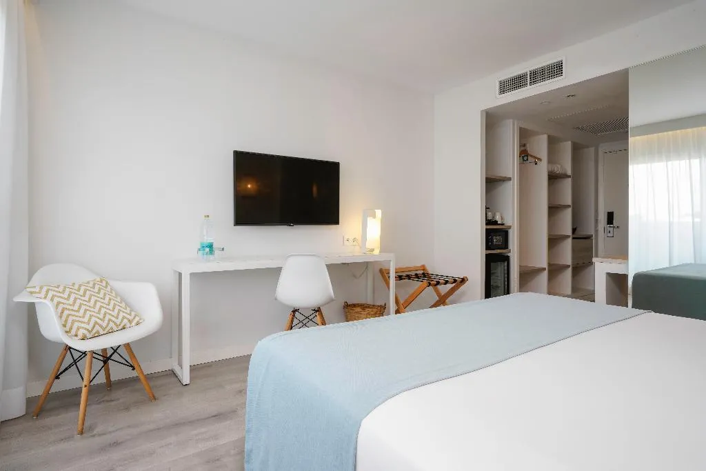 DOUBLE SINGLE USE SUPERIOR SEA VIEW Room, Aluasoul Mallorca Resort - Adults Only, Majorca